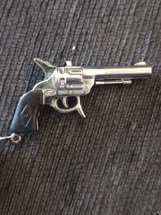 Llavero antiguo Pistola Vaquera con Funda