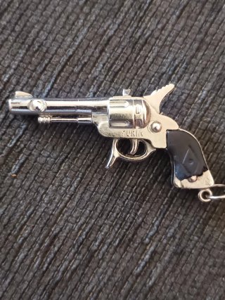 Llavero antiguo Pistola Vaquera con Funda