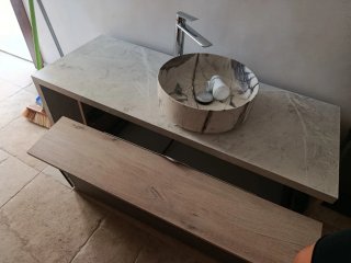 Mueble de baño mármol y madera