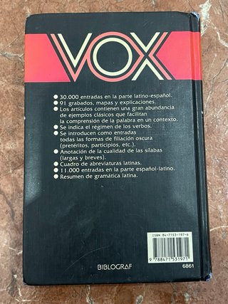 Dos diccionarios de Latín y Griego .