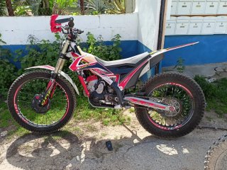 TRS 300 2022 Trial Moto matriculada.