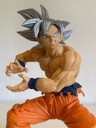 Figura Goku Ultra Instinto Dragon Ball