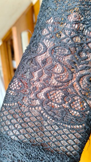 Vestido encaje AMISU Talla S/36 con etiquetas