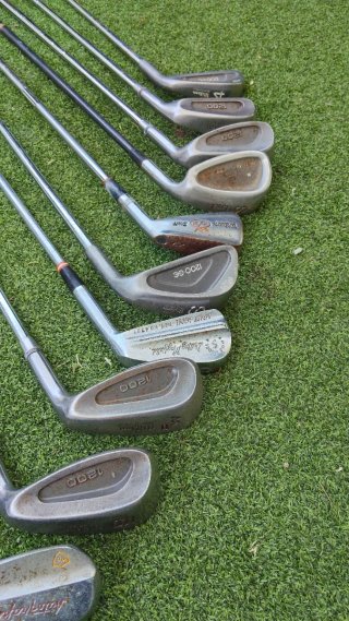Lote de 11 palos de golf