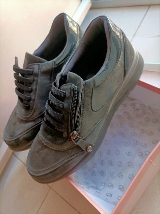 Zapatos negros cómodos con plataforma
