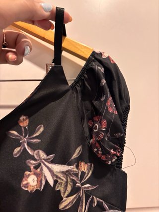 Vestido floral negro