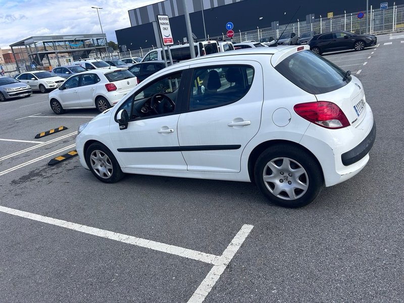 Peugeot 207 2010 - foto 1