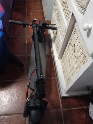 Patinete Eléctrico Xiaomi + Casco Negro