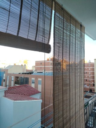 Estor de caña para terraza en perfecto estado