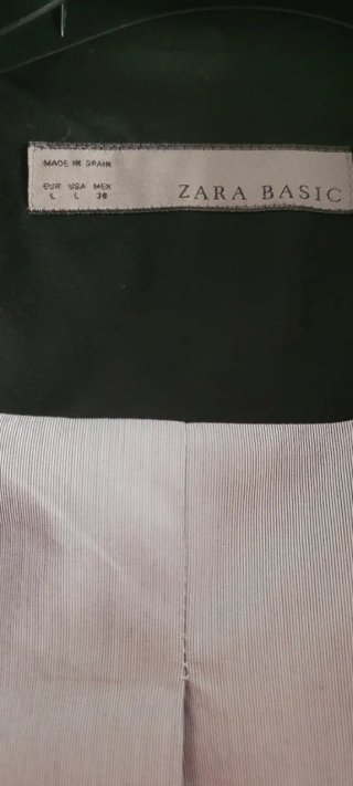 Blazer ZARA BASIC color negro