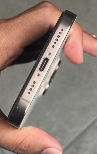 iPhone 16 Pro Max Dorado - Batería 100%