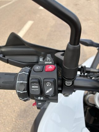 BMW F750 GS Blanca - Moto Aventura