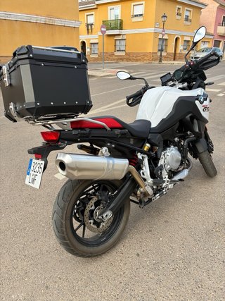 BMW F750 GS Blanca - Moto Aventura