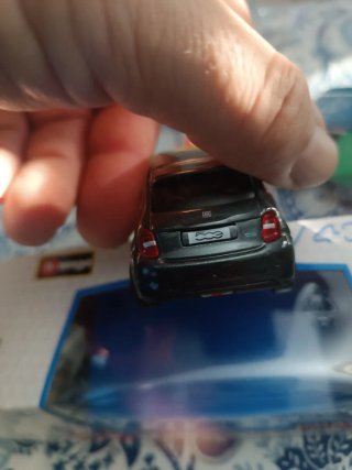 Fiat 500 Burago 1/43 in box