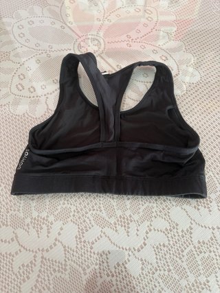 Top deportivo negro
