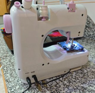 Máquina de coser pequeña