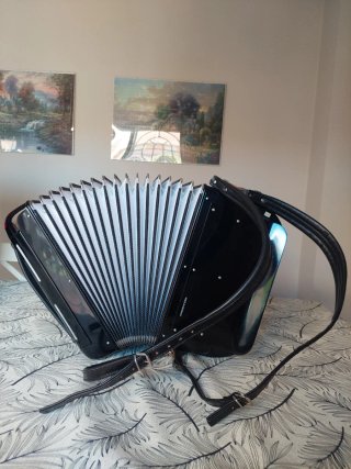 Acordeón Hohner Morino Club S Negro.