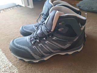 Botas de senderismo/trekking grises y negras