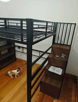 Cama alta matrimonial con escalera!