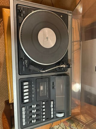 Tocadiscos y altavoces