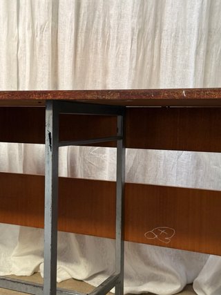 Escritorio vintage instituto madera y metal