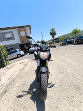 Yamaha MT-125 Naked Gris/Rojo