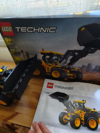LEGO Technic 42209 Volvo L120 Electric