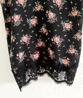 Top blusa Zara floral negro con encaje Talla S