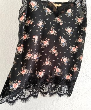Top blusa Zara floral negro con encaje Talla S