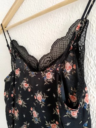Top blusa Zara floral negro con encaje Talla S