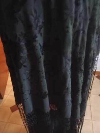 Mantón de Manila Seda Bordado a Mano sin estrenar