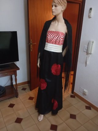 Mantón de Manila Seda Bordado a Mano sin estrenar