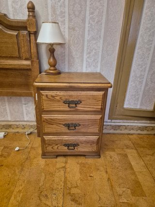 Dormitorio Completo de Madera Estilo Clásico