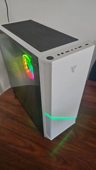 PC Gaming i5-7500 RX 580 8GB 16GB RAM SSD 240GB