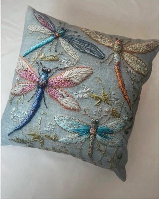 Almofada 45x45 Libélulas Bordadas
