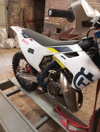 Husqvarna TC 85 2021 Blanca y Amarilla