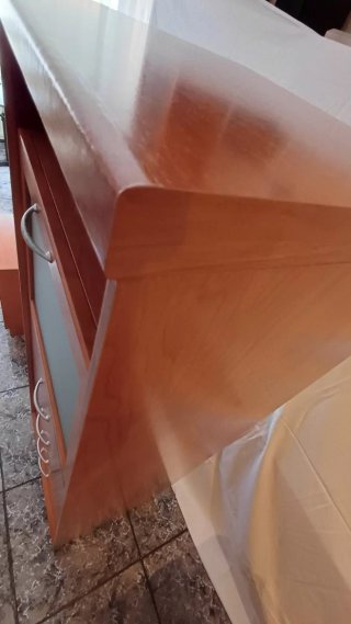 Muebles dormitorio: cabecero  mesitas y sinfonier.