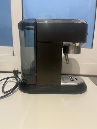 Cafetera DeLonghi Dedica Negra