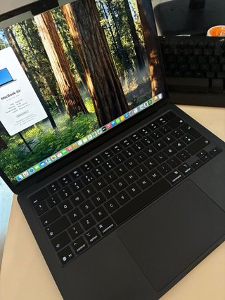 MacBook Air 13 M4 2025