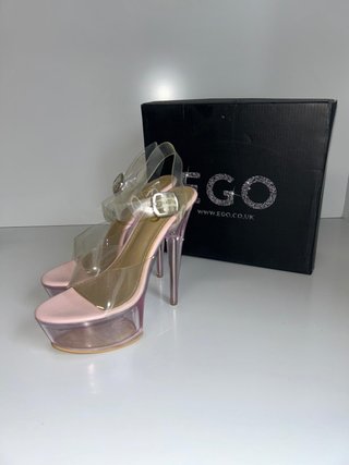 Tacones NUEVOS Talla 37 con Caja