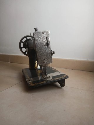 Máquina de coser Singer antigua