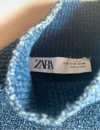Crop top cuello alto azul