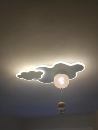 Lámpara infantil nube astronauta