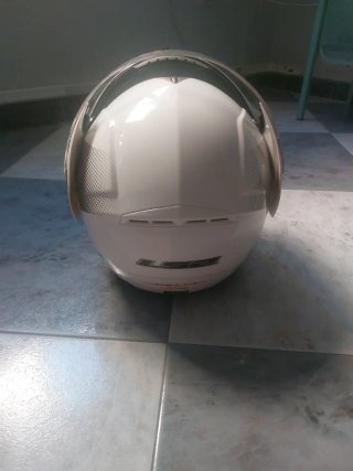 Casco de moto blanco