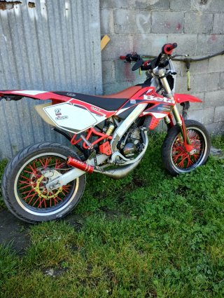 Beta Art 50cc Supermotard Roja y Blanca