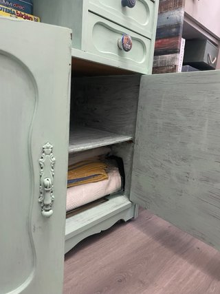 Mueble recibidor restaurado verde