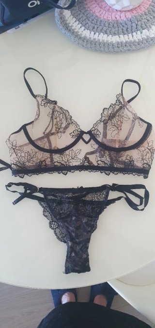 Conjunto lencería encaje beige y negro