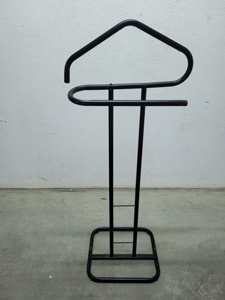 Cabide de Pé Metálico Preto