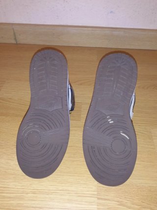 Nike Air Jordan Marrones y Negras