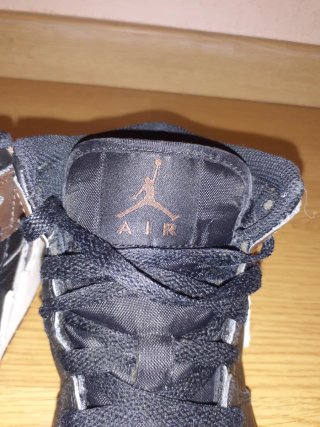 Nike Air Jordan Marrones y Negras